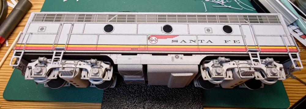EMD F7 Santa Fe ''Warbonnet'' (Plná velikost v novém okně) EMD F7 Santa Fe ''Warbonnet''