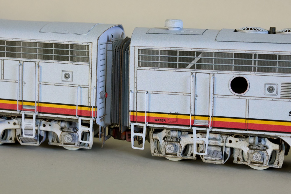 EMD F7 Santa Fe ''Warbonnet'' (Plná velikost v novém okně) EMD F7 Santa Fe ''Warbonnet''