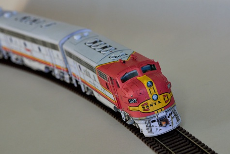EMD F7 Santa Fe ''Warbonnet'' EMD F7 Santa Fe ''Warbonnet''