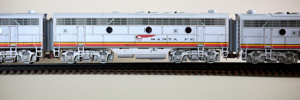 EMD F7 Santa Fe ''Warbonnet'' (Plná velikost v novém okně) EMD F7 Santa Fe ''Warbonnet''
