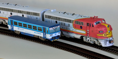 EMD F7 Santa Fe ''Warbonnet'' EMD F7 Santa Fe ''Warbonnet''
