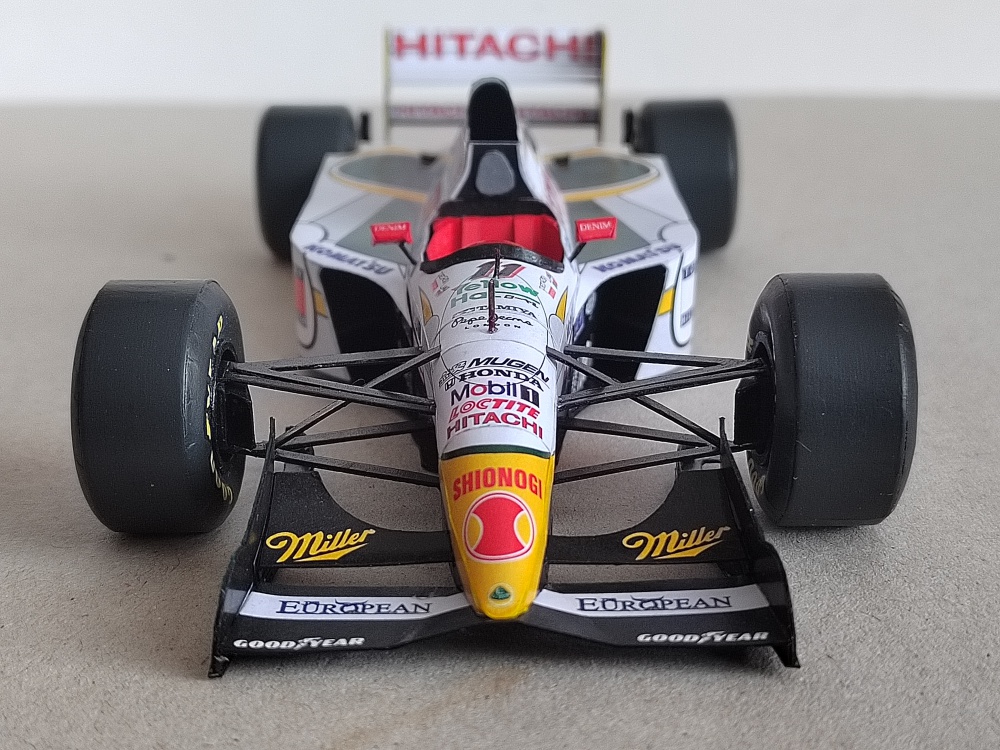 LOTUS 107C - Pedro Lamy - GP Pacific 1994 (Plná velikost v novém okně) LOTUS 107C - Pedro Lamy - GP Pacific 1994