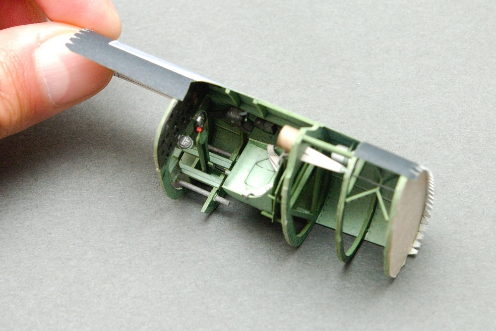 418131