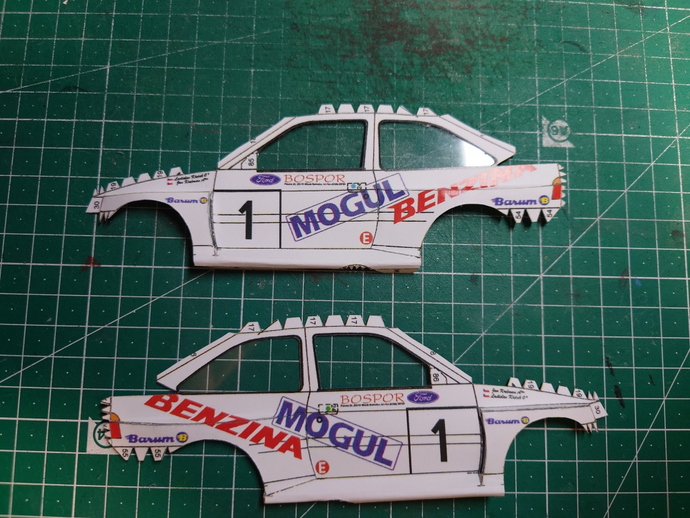 Ford Escord RS Cosworth (Plná velikost v novém okně) Ford Escord RS Cosworth