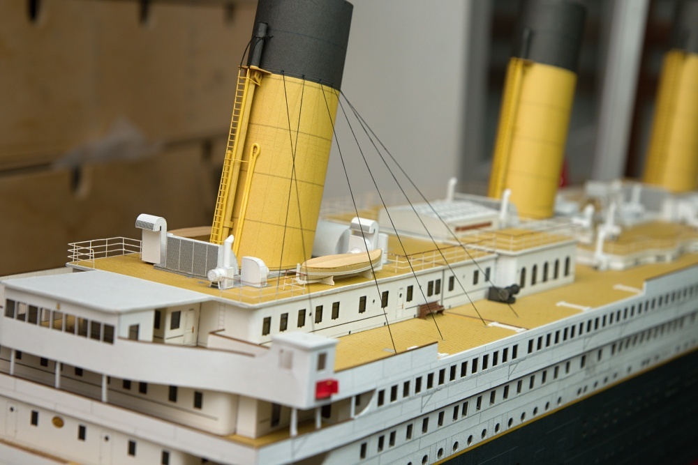 447283