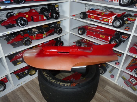 Závodní lodě Ferrari Závodní lodě Ferrari