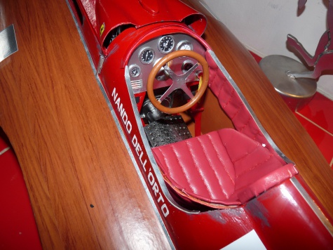 Závodní lodě Ferrari Závodní lodě Ferrari