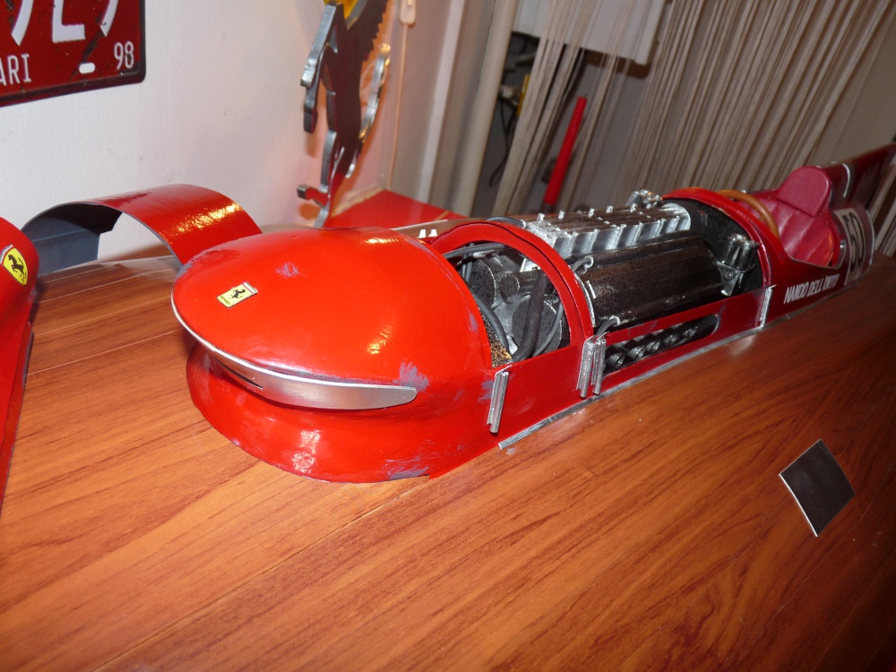 Závodní lodě Ferrari (Plná velikost v novém okně) Závodní lodě Ferrari