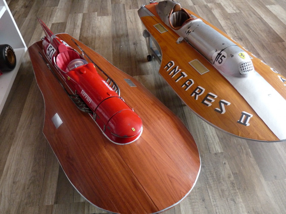 Z�vodn� lod� Ferrari