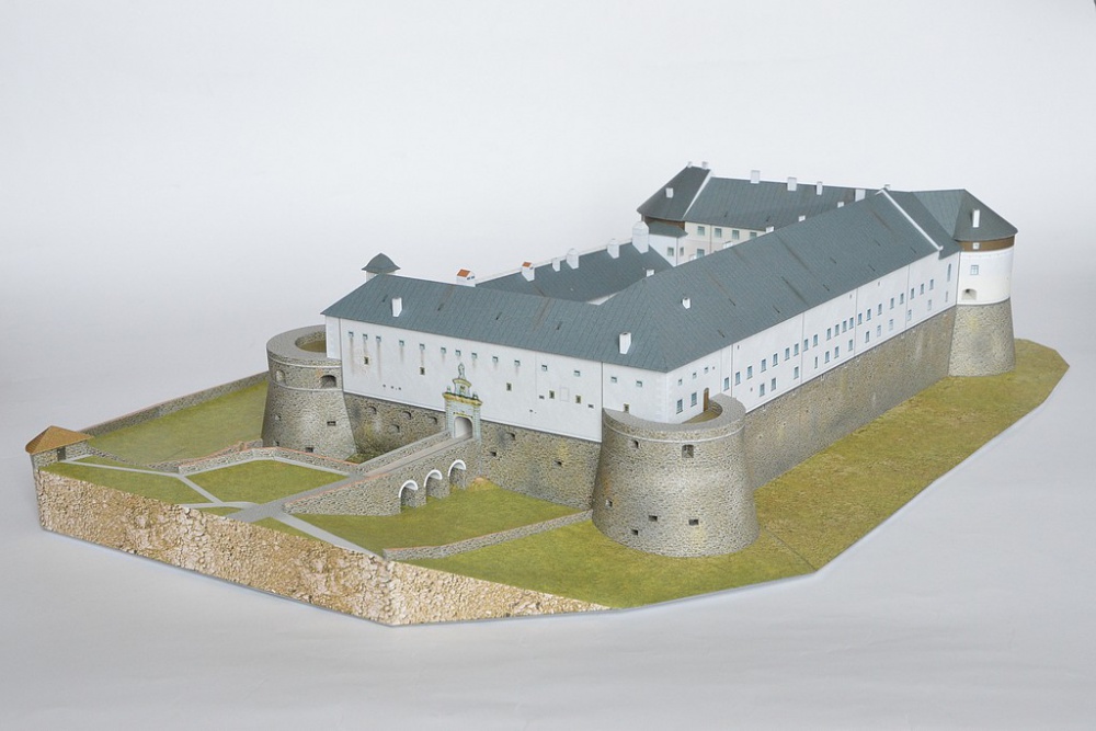 Hrad Červený Kameň (Plná velikost v novém okně) Hrad Červený Kameň