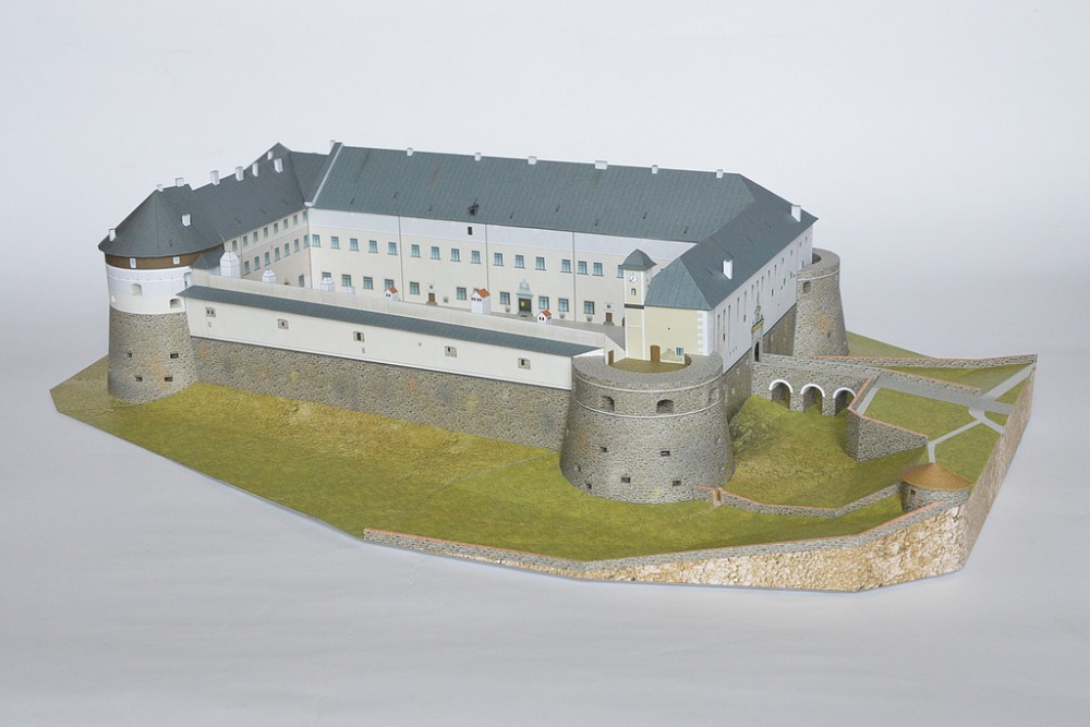 Hrad Červený Kameň (Plná velikost v novém okně) Hrad Červený Kameň