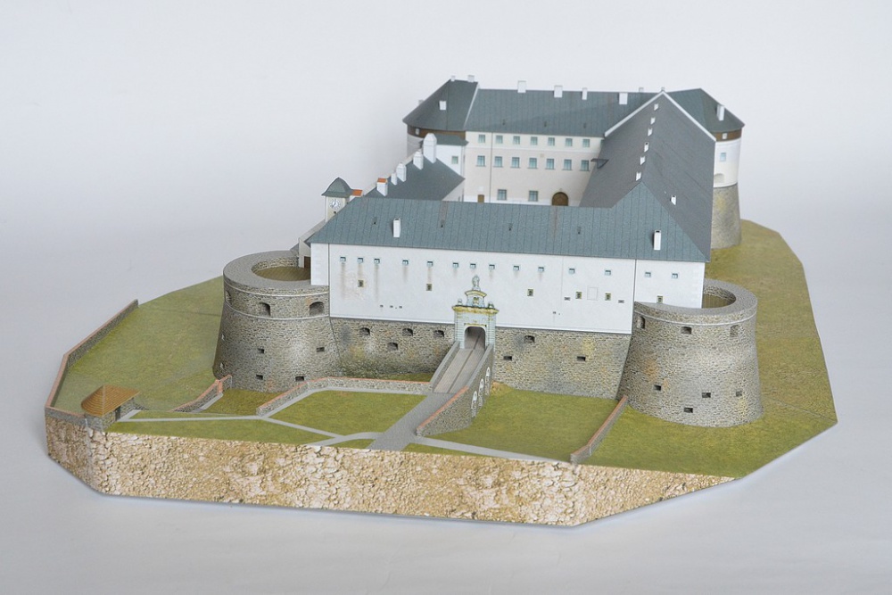 Hrad Červený Kameň (Plná velikost v novém okně) Hrad Červený Kameň