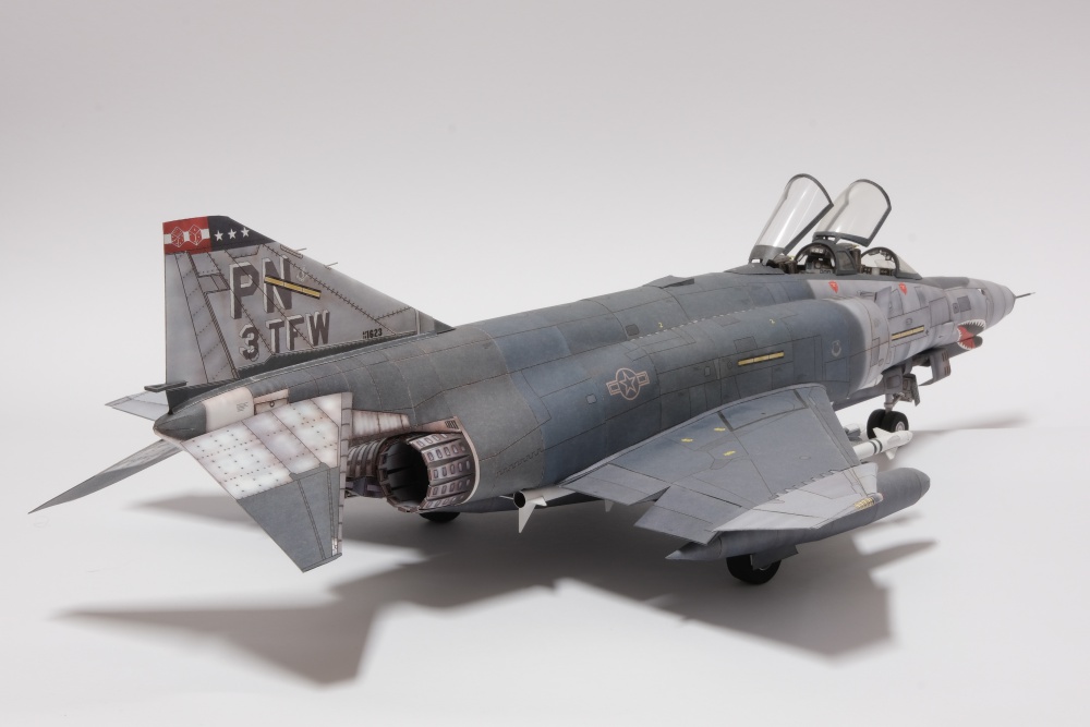 F-4E Phantom (Plná velikost v novém okně) F-4E Phantom
