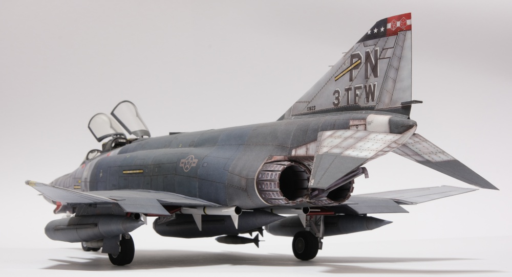 F-4E Phantom (Plná velikost v novém okně) F-4E Phantom