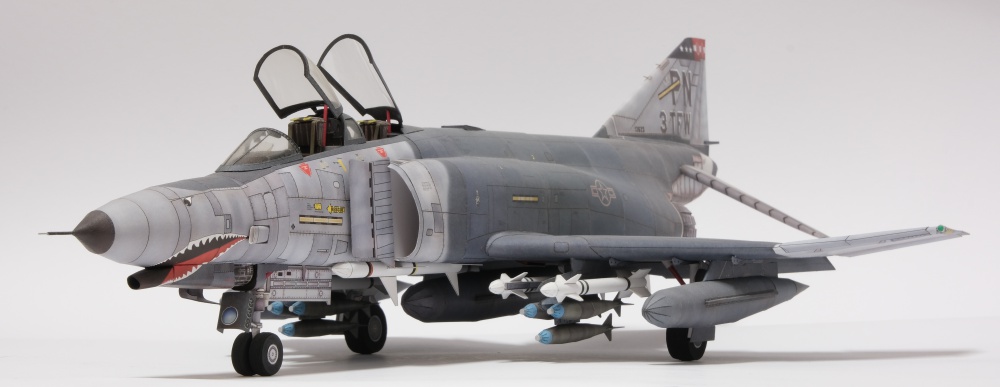 F-4E Phantom (Plná velikost v novém okně) F-4E Phantom