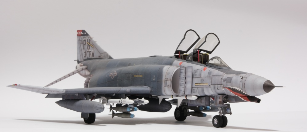 F-4E Phantom (Plná velikost v novém okně) F-4E Phantom
