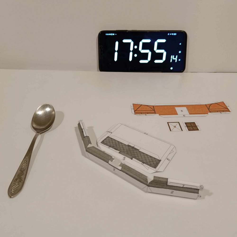 421318
