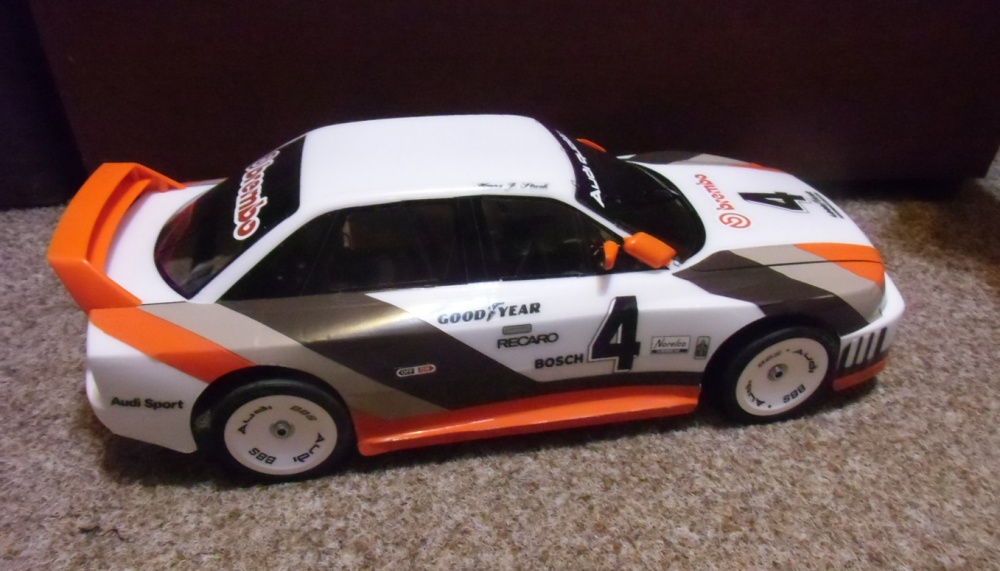 Audi (Plná velikost v novém okně) Audi