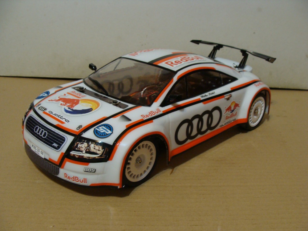 Audi (Plná velikost v novém okně) Audi