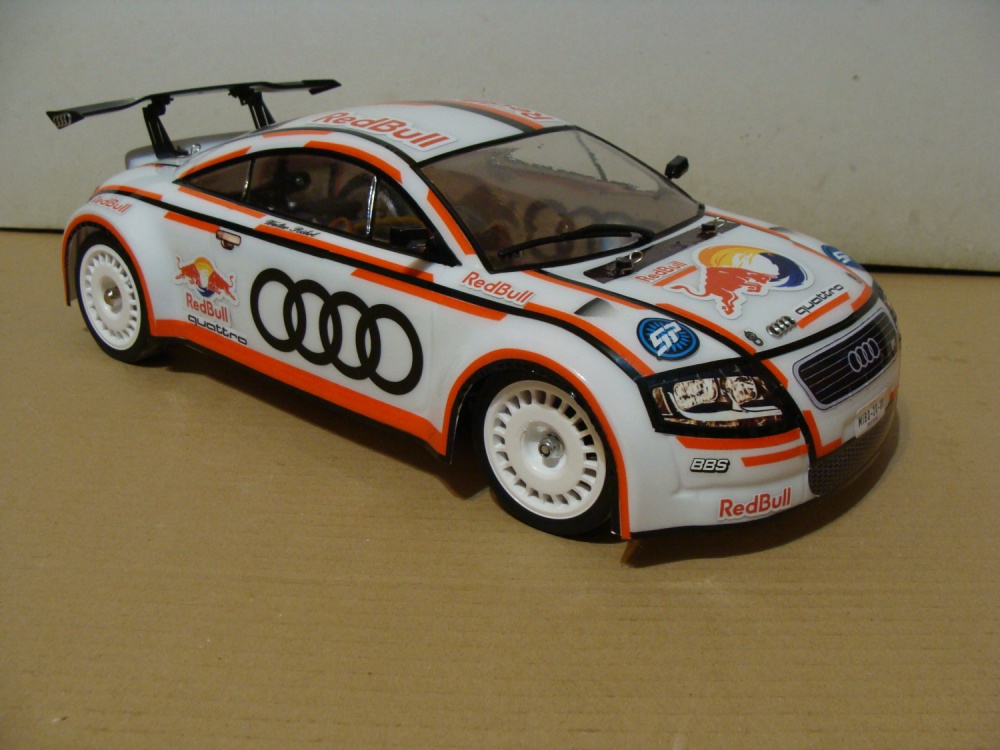 Audi (Plná velikost v novém okně) Audi