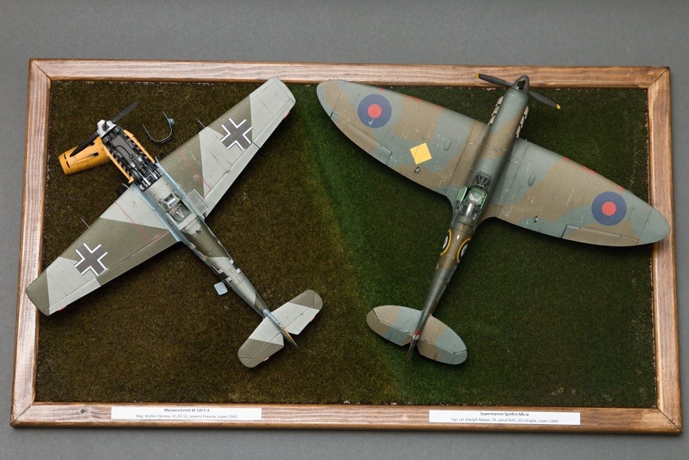 Messerschmitt Bf-109 E4 (Plná velikost v novém okně) Messerschmitt Bf-109 E4