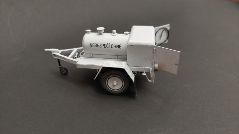 Benz�nov� �erpadlo