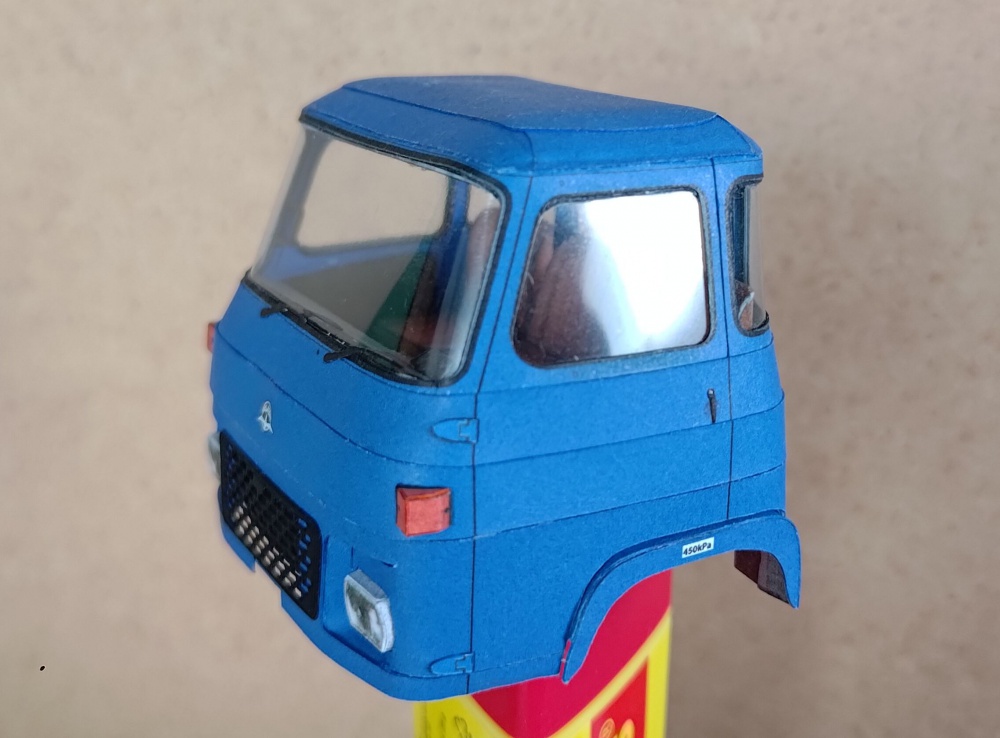 424558
