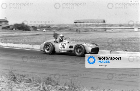 Mercedes W196 - Piero Taruffi - GP Velké Británie 1955 Mercedes W196 - Piero Taruffi - GP Velké Británie 1955