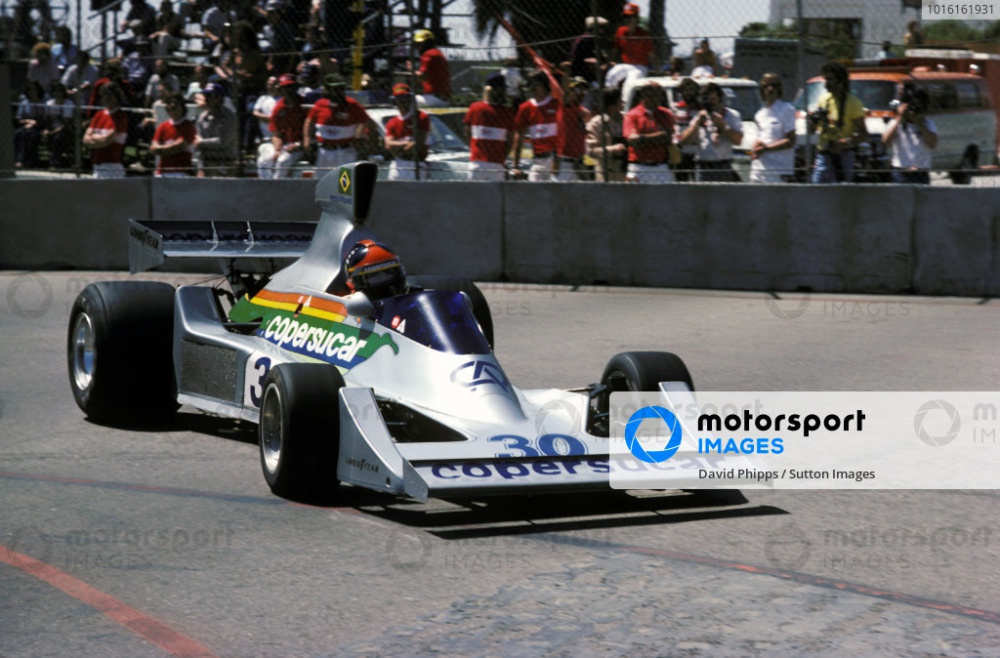 Copersucar FD04 - Emerson Fittipaldi - GP USA West 1976 (Plná velikost v novém okně) Copersucar FD04 - Emerson Fittipaldi - GP USA West 1976