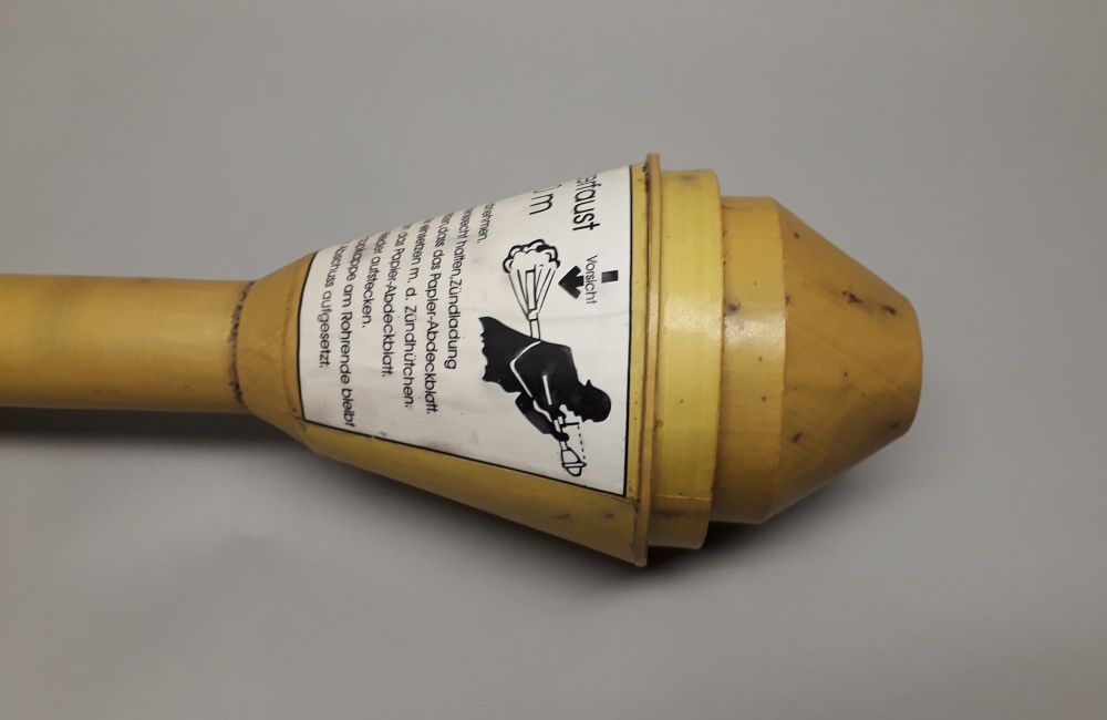 Panzerfaust 60 (Pln� velikost v nov�m okn�) Panzerfaust 60