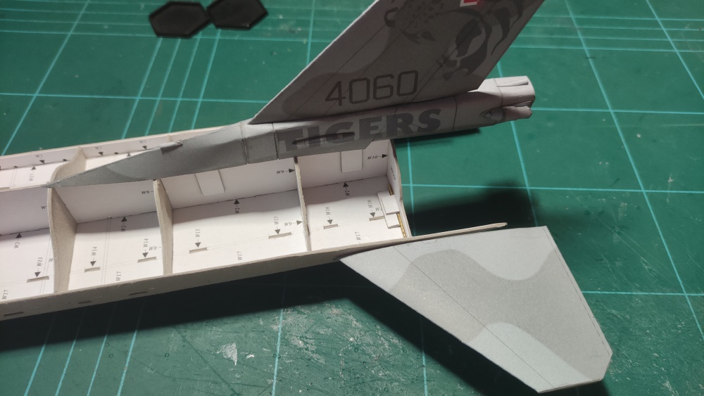 F-16C (Plná velikost v novém okně) F-16C