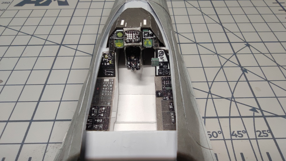 426893