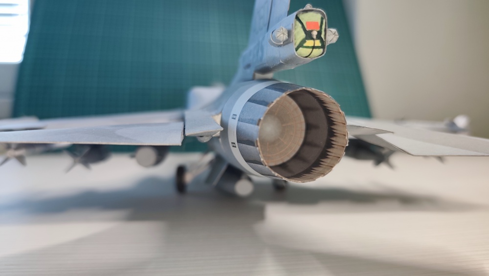 F-16C (Plná velikost v novém okně) F-16C