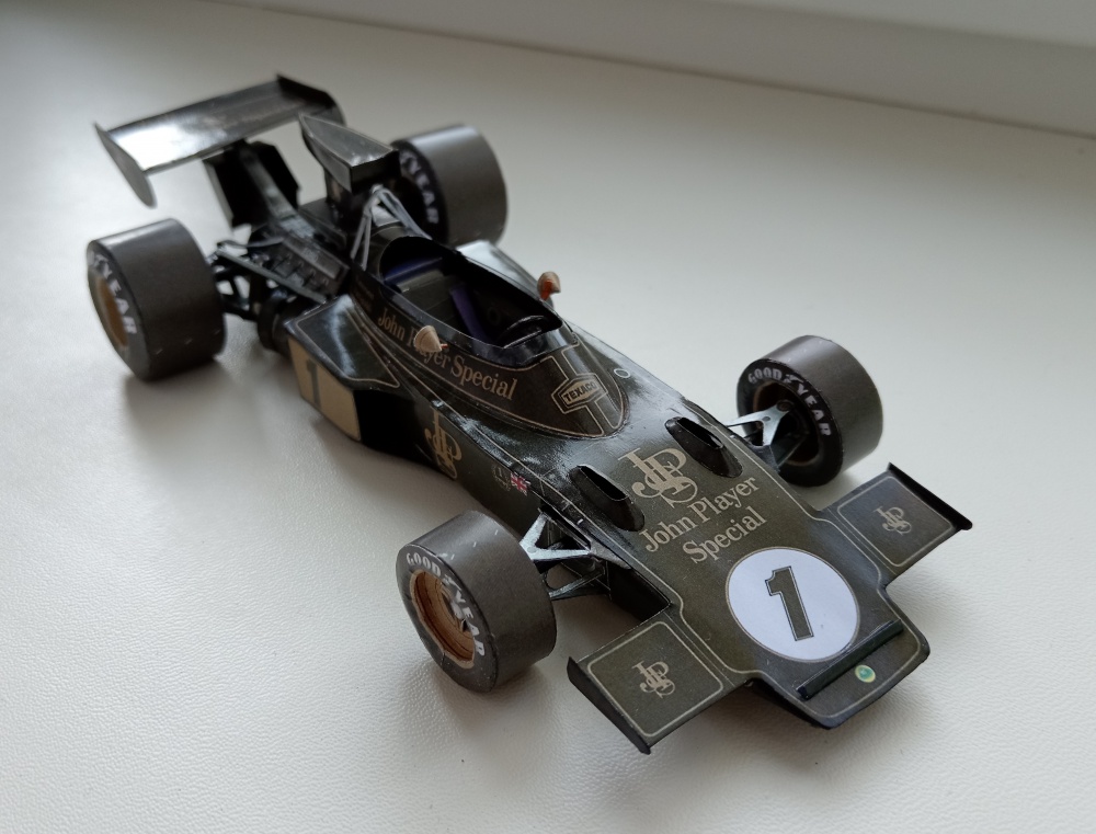Lotus 72D