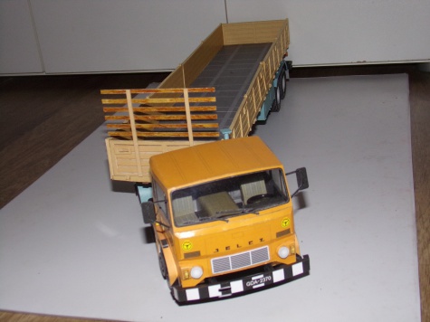 Jelcz 317D a Zremb D18 Jelcz 317D a Zremb D18