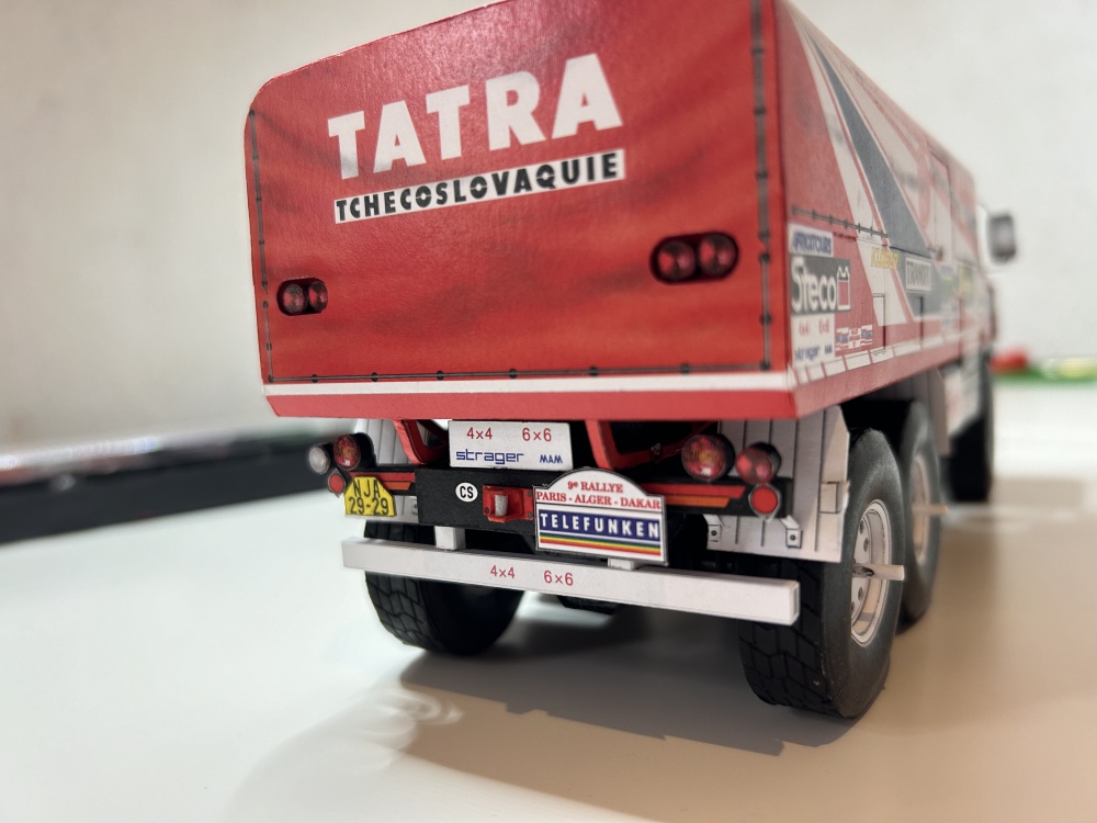 Tatra 815 6*6 Dakar 1987 (Plná velikost v novém okně) Tatra 815 6*6 Dakar 1987