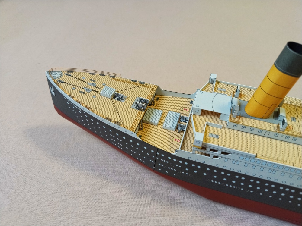 431586
