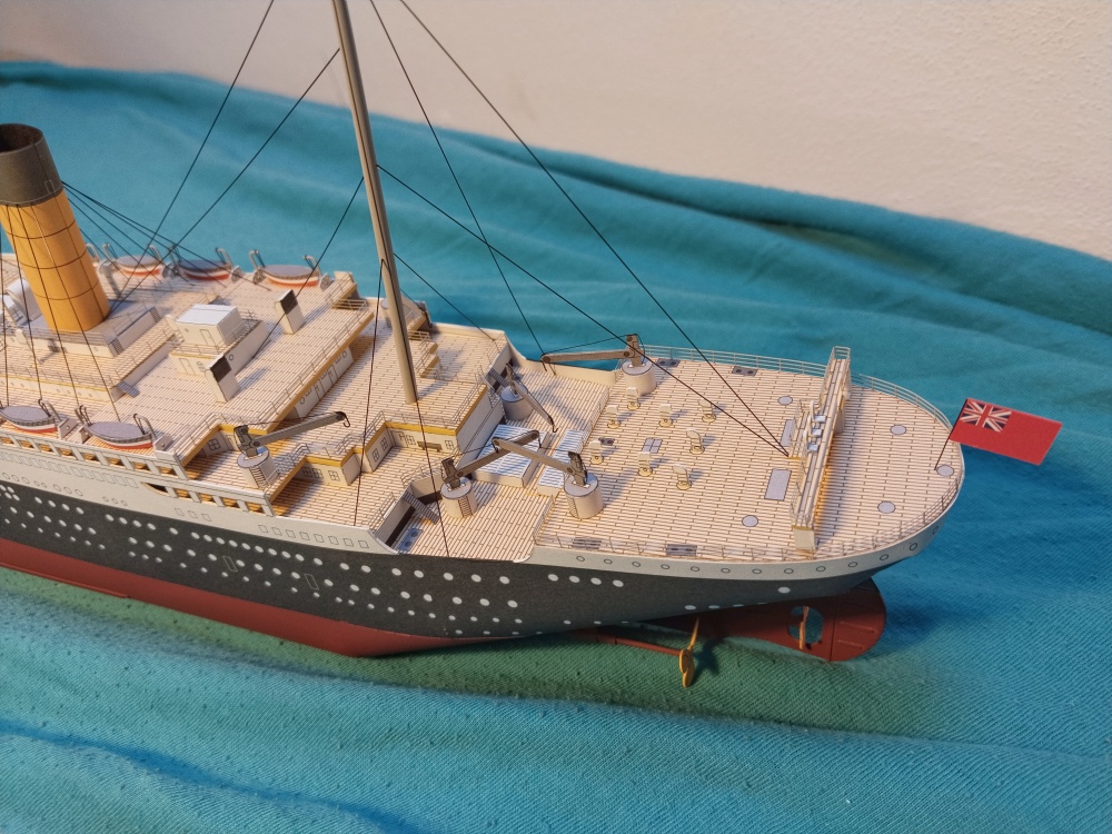 432979