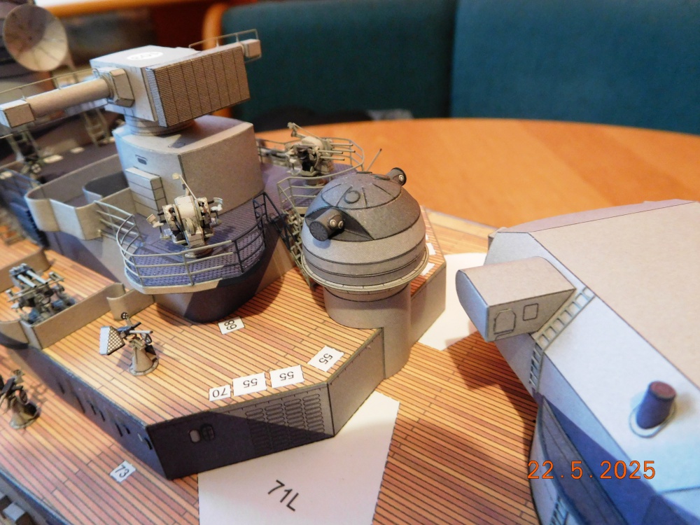 Tirpitz (Plná velikost v novém okně) Tirpitz