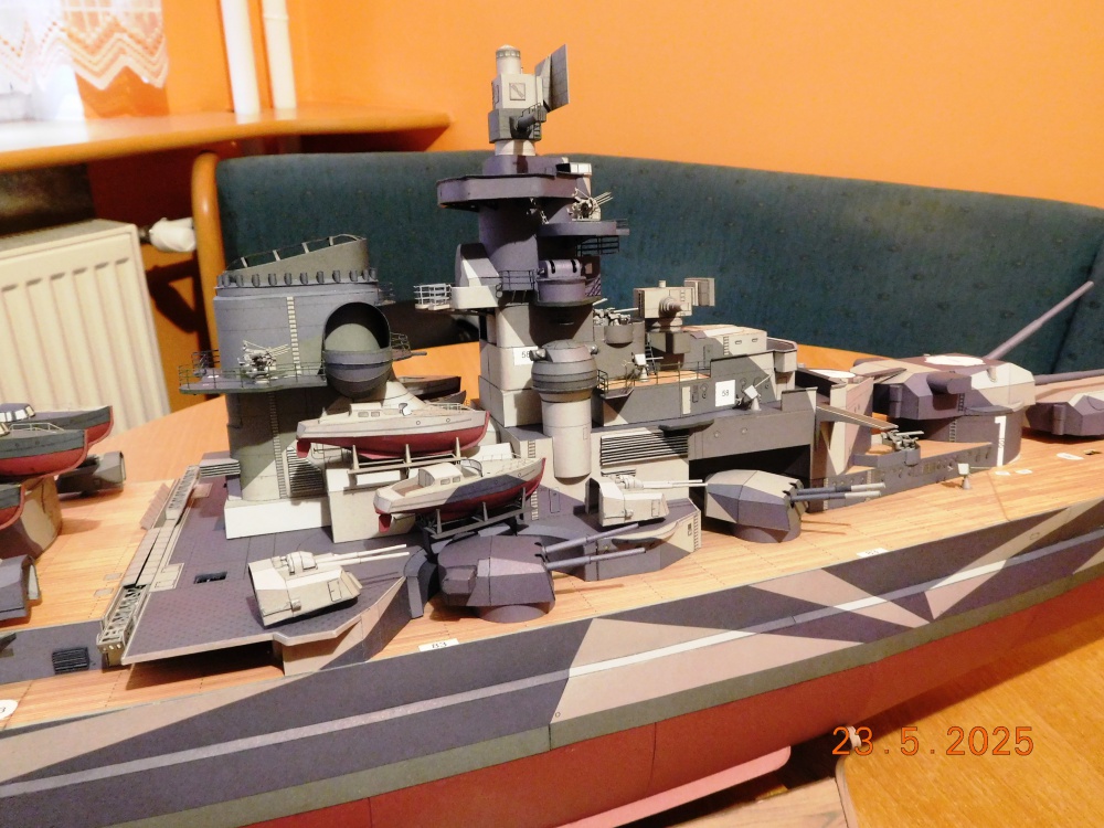 Tirpitz (Plná velikost v novém okně) Tirpitz