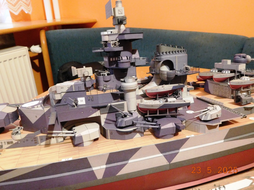 Tirpitz (Plná velikost v novém okně) Tirpitz
