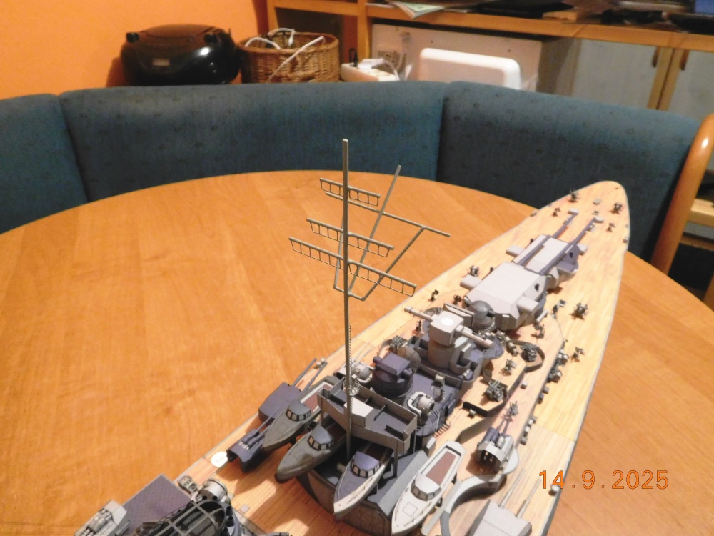 Tirpitz (Plná velikost v novém okně) Tirpitz