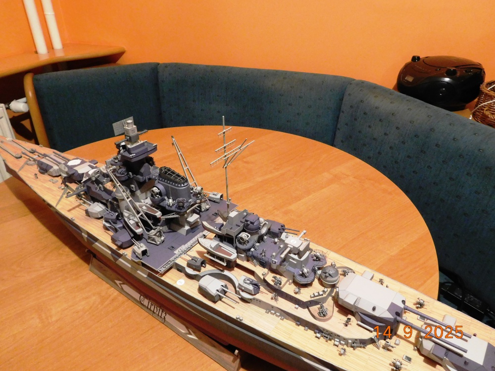 Tirpitz (Plná velikost v novém okně) Tirpitz