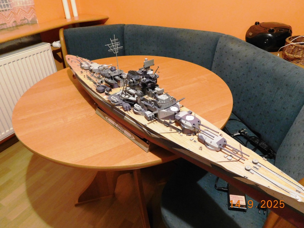 Tirpitz (Plná velikost v novém okně) Tirpitz