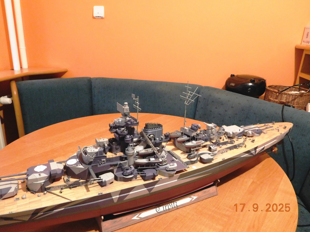 Tirpitz (Plná velikost v novém okně) Tirpitz