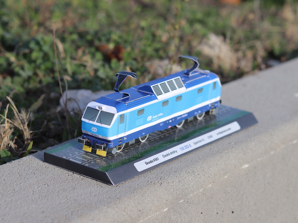 431252