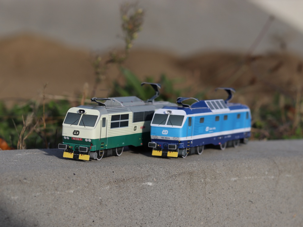 431254