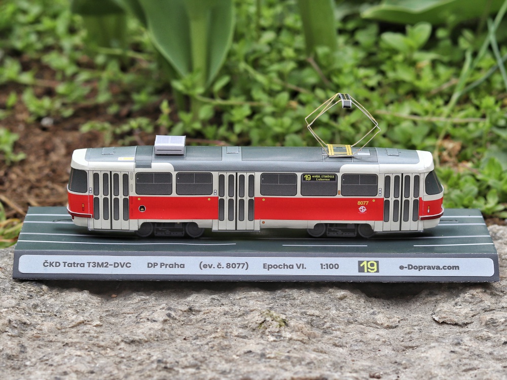 431261