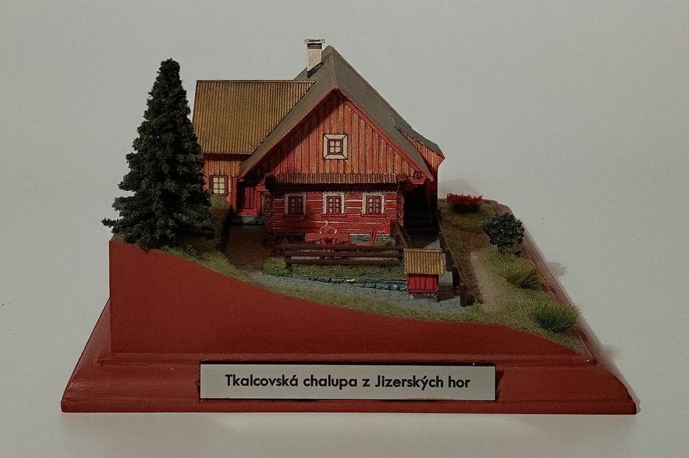432551