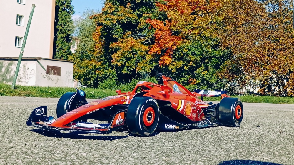Ferrari SF 24 (Plná velikost v novém okně) Ferrari SF 24